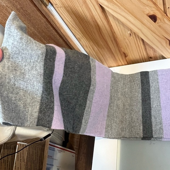 Burberry London Scarf | Gray & Purple | Fringed ends - Picture 7 of 8